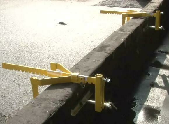 Parapet Guardrail Bracket & Post - Image 4